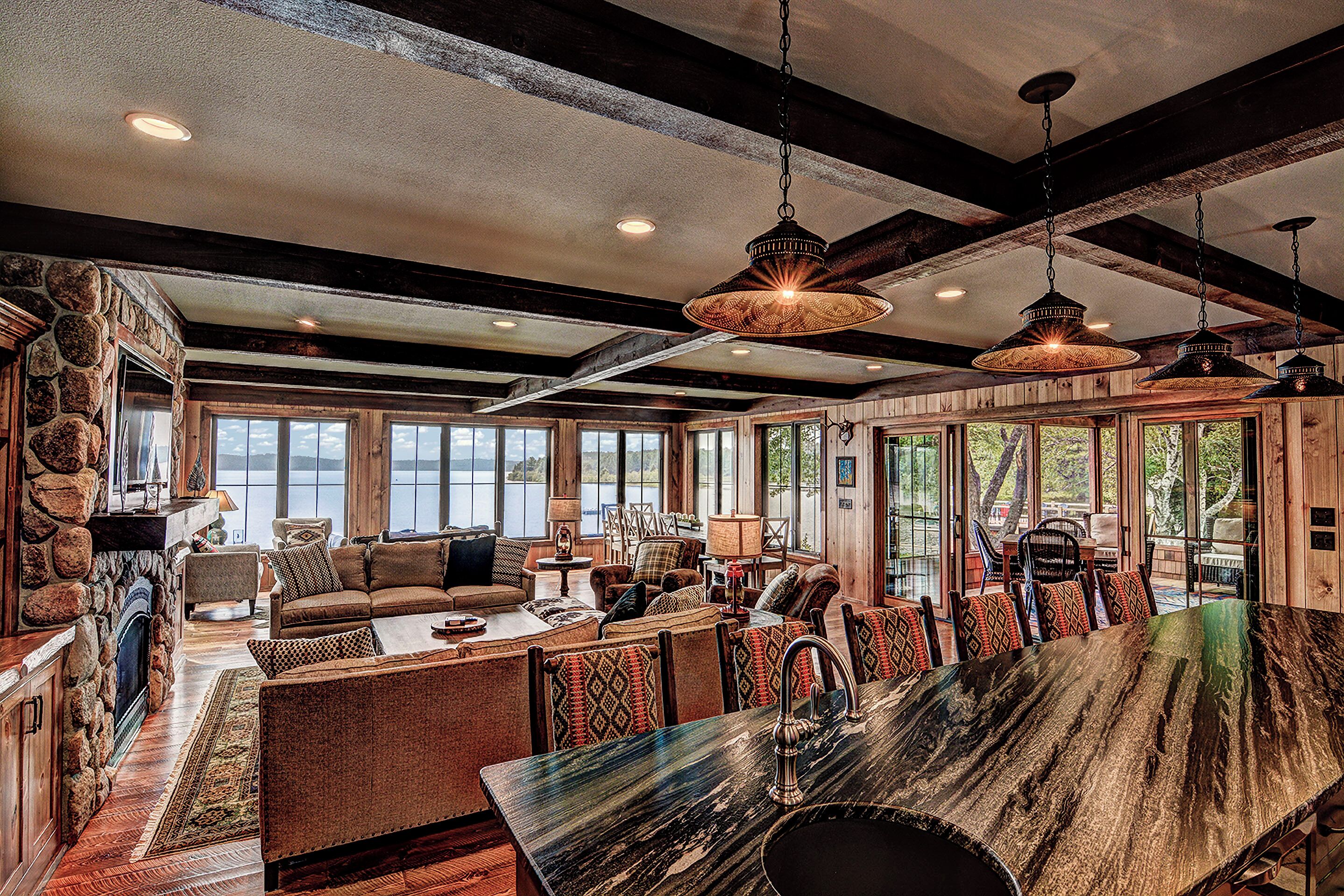 House (6 Bedrooms) | Interior