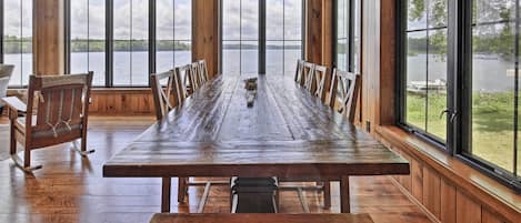 House (6 Bedrooms) | Interior