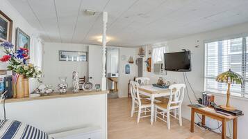 Cottage (2 Bedrooms) | Interior