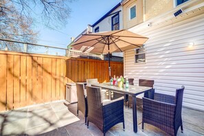 Outdoor dining - Historic H Street Corridor Townhome, Patio + Grill (Washington)