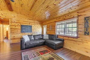 House (3 Bedrooms) | Interior - Broken Bow 'starlight Cabin' w/ Private Hot Tub! (Broken Bow)