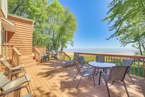 House (4 Bedrooms) | Interior - Private Beach & Deck: Spacious Lake Michigan Home (Menominee)
