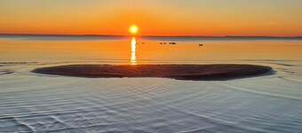 Private Beach & Deck: Spacious Lake Michigan Home