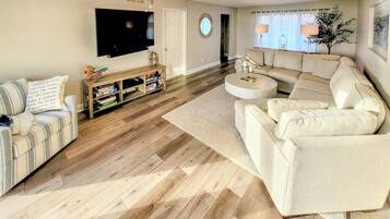 House (3 Bedrooms) | Depan hartanah