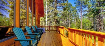 Sunny Forest Cabin w/ Views of Pikes Peak Mtn!