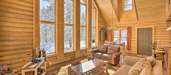 Sunny Forest Cabin w/ Views of Pikes Peak Mtn!