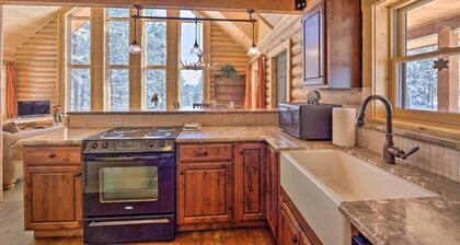Sunny Forest Cabin w/ Views of Pikes Peak Mtn!