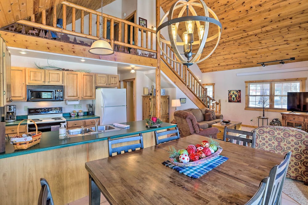 Black Hills Cabin ~ 2 Mi to Terry Peak! - South Lawrence, SD
