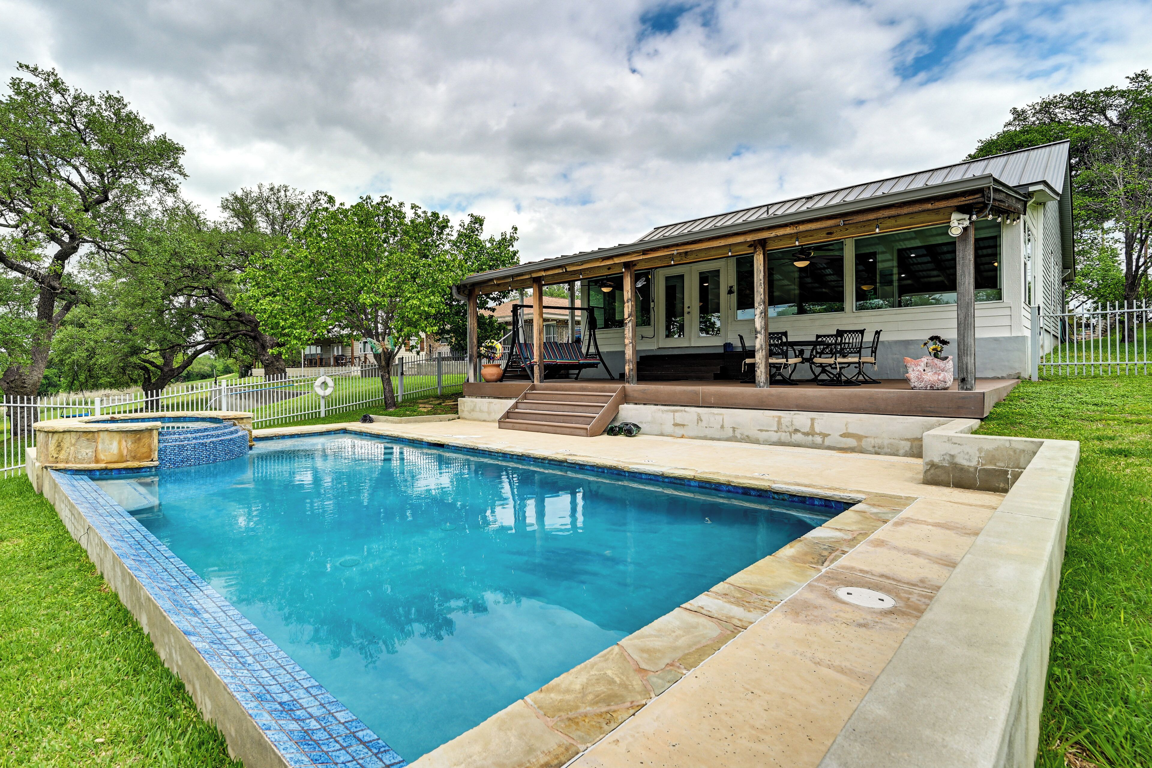 House (3 Bedrooms) | Front of property