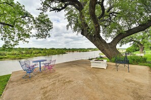 House (3 Bedrooms) | Interior - Waterfront Kingsland Home With Pool + River Access (Kingsland)