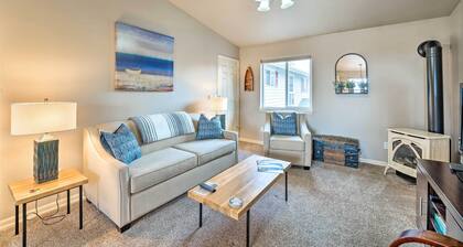 Anacortes Condo ~ 1 Mi to Marina & Fidalgo Bay!