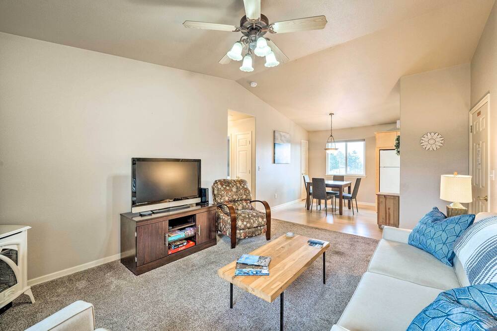 Anacortes Condo ~ 1 Mi to Marina & Fidalgo Bay! - Bowman Bay, WA