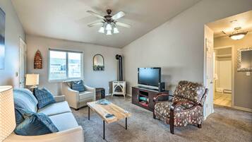 Apartment (2 Bedrooms) | Front of property