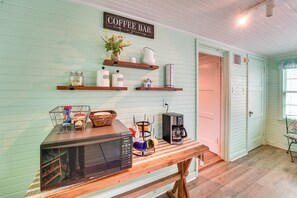 House (3 Bedrooms) | Interior - Vintage Corpus Christi Home - 2 Blocks From Beach! (Corpus Christi)