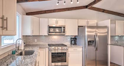 Laconia Hideaway < 2 Miles to Lake Winnipesaukee!