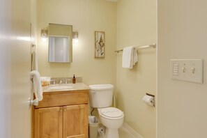 Apartment (2 Bedrooms) | Interior - Lincoln City Vacation Rental w/ Pool & Ocean Views (Gleneden Beach)