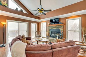 House (3 Bedrooms) | Interior