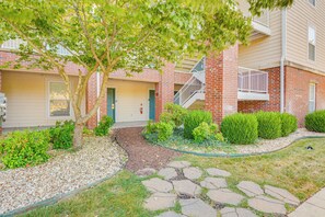 Interior - Branson Condo w/ Pool Access & Views, 3 Mi Dtwn! (Branson)