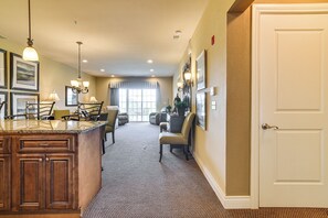 Interior - Branson Condo w/ Pool Access & Views, 3 Mi Dtwn! (Branson)