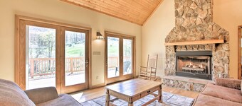 House w/ Deck, Fire Pit - 15 Mins to Snowshoe!