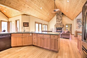 Interior - House w/ Deck, Fire Pit - 15 Mins to Snowshoe! (Snowshoe)