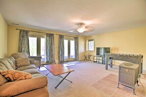 House (6 Bedrooms) | Interior