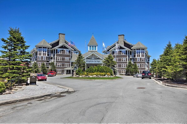 House (6 Bedrooms) | Interior