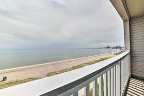 Apartment (1 Bedroom) | Interior - Updated Front Beach Condo w/ Resort Amenities! (Corpus Christi)