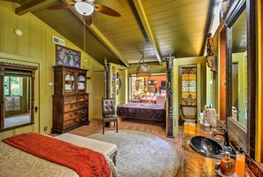 Interior - Converted Barn in Sebastopol w/ Private Patio! (Sebastopol)