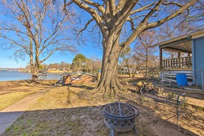 Cottage (1 Bedroom) | Interior - Water Views + Deck: Gun Barrel City Cottage! (Mabank)