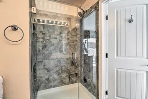 Interior - < 1 Mi to Beach: Ocean City Retreat w/ Pool Access (Ocean City)