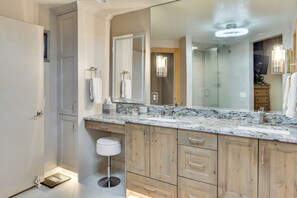 Apartment (4 Bedrooms) | Interior - Park City Home: Hot Tub, Sauna & Deck w/ Mtn Views (Park City)
