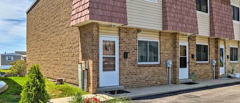 Apartment (2 Bedrooms) | Front of property