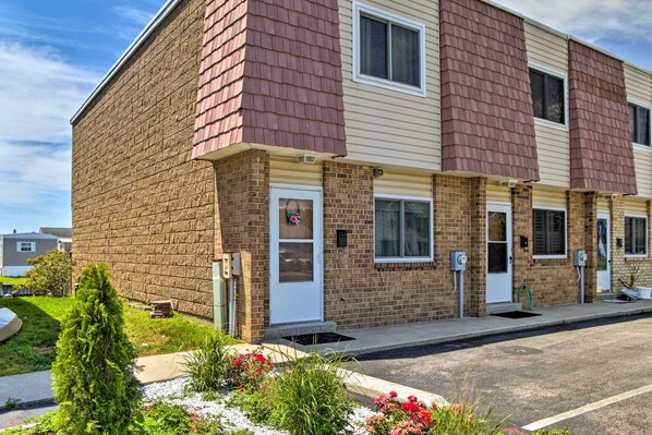 Apartment (2 Bedrooms) | Front of property