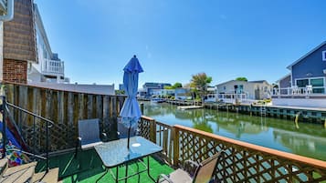 Apartment (2 Bedrooms) | Front of property