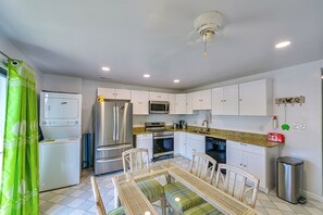 Apartment (2 Bedrooms) | Interior - Deck w/ Canal Access: Ocean City Townhome (Ocean City)