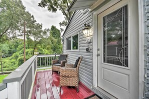 House (2 Bedrooms) | Interior - Rustic Chic Home: 1 Mi to Dtwn Hot Springs! (Hot Springs)