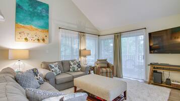 Apartment (3 Bedrooms) | Front of property