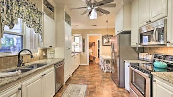 Cottage (2 Bedrooms) | Interior