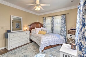 Cottage (2 Bedrooms) | Interior - Walk to Midwestern State: Wichita Falls Cottage! (Wichita Falls)