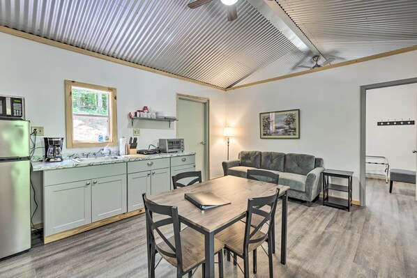 House (2 Bedrooms) | Interior