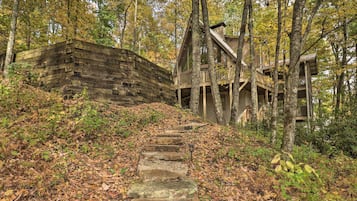 House (6 Bedrooms) | Interior