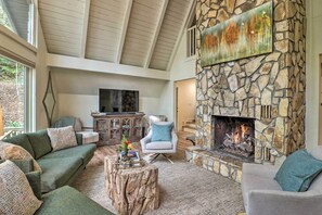 House (6 Bedrooms) | Front of property - 1 Mi to Town: Chalet-style Highlands Retreat (Highlands)