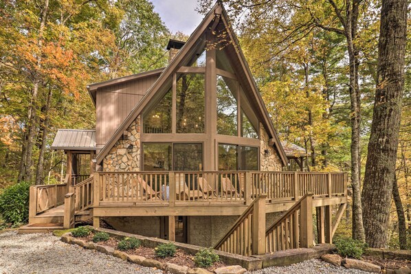 House (6 Bedrooms) | Interior - 1 Mi to Town: Chalet-style Highlands Retreat (Highlands)