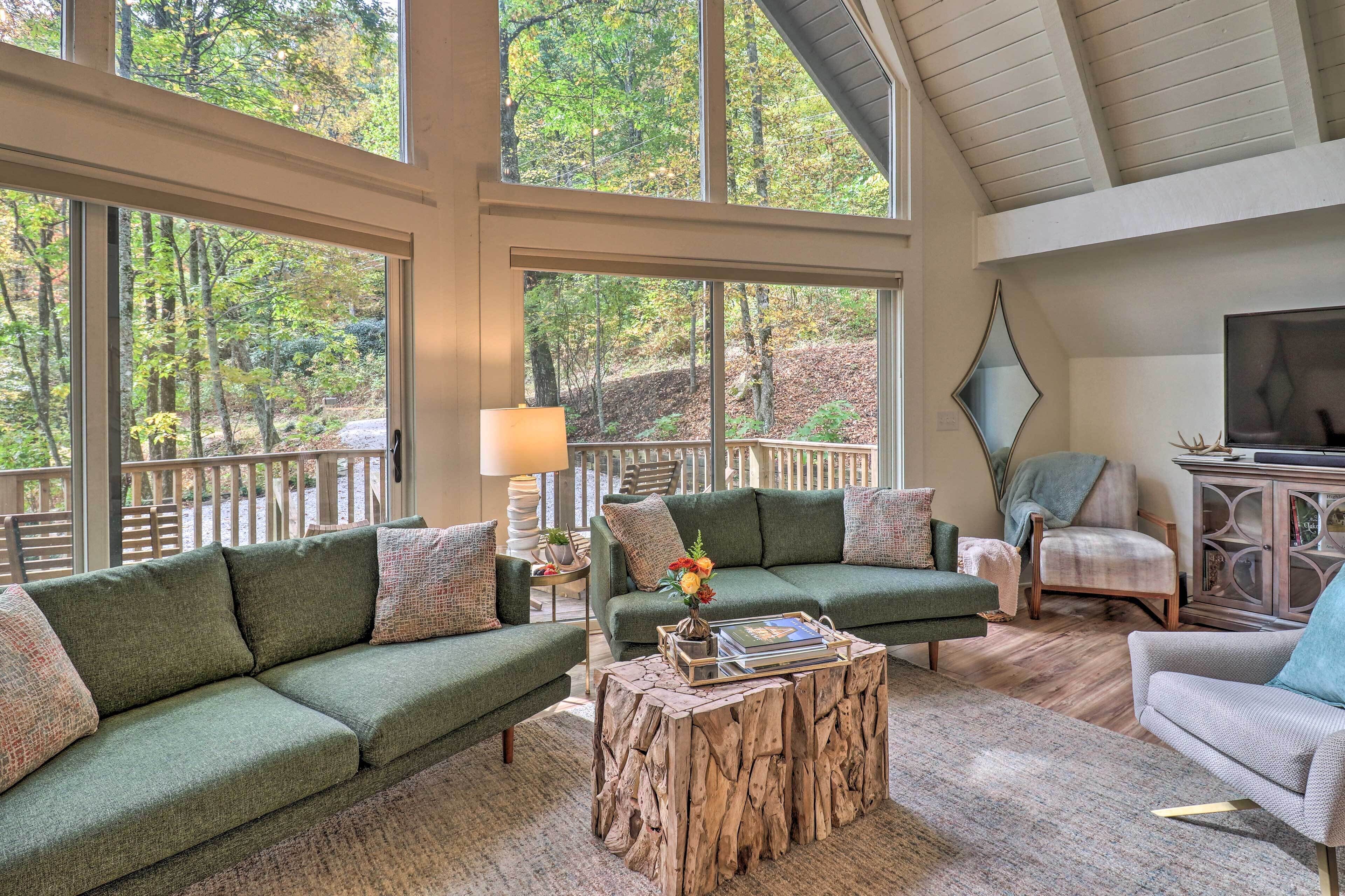 House (6 Bedrooms) | Interior