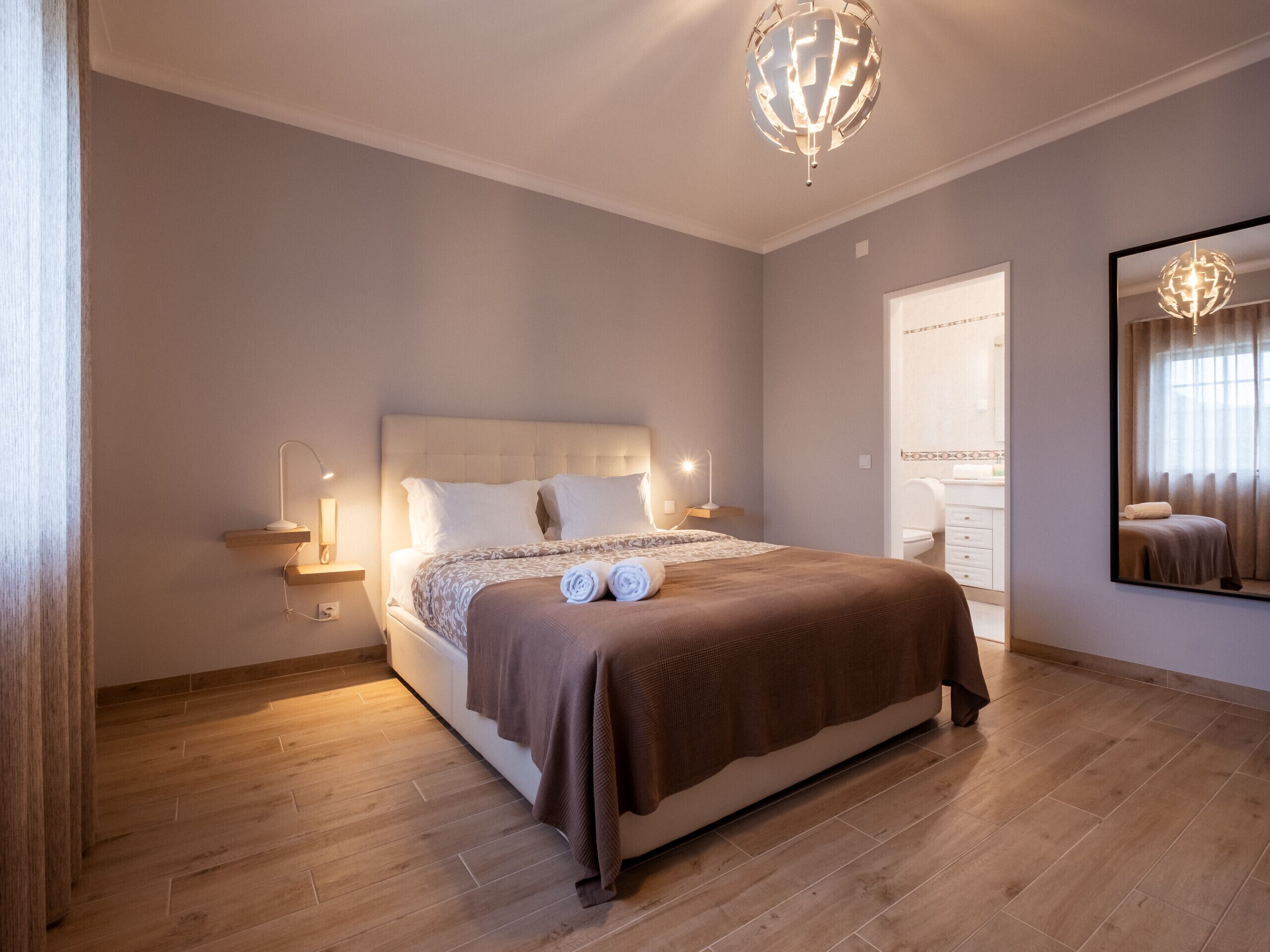 3 habitaciones, wifi gratis y ropa de cama 