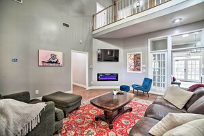 House (6 Bedrooms) | Interior