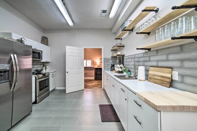 Starkvegas Clubhouse ~ 2 Mi to MSU Campus!