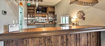 Starkvegas Clubhouse ~ 2 Mi to MSU Campus!