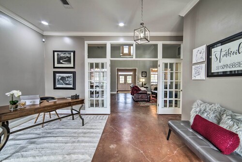 Starkvegas Clubhouse ~ 2 Mi to MSU Campus!